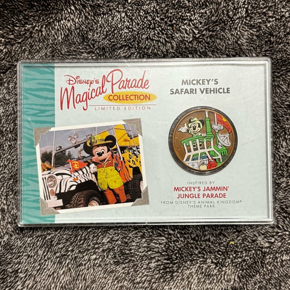 Disney Magical Parade Collection LE Mickey's Safari Vehicle Medallion #0469